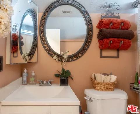 Bath - 14647 Manzanillo St, Cabazon, CA 92230 photo 4 of 4