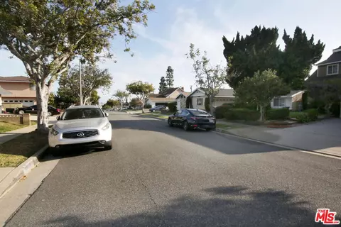 View/Area - 19014 Gunlock Ave, Carson, CA 90746 photo 3 of 6