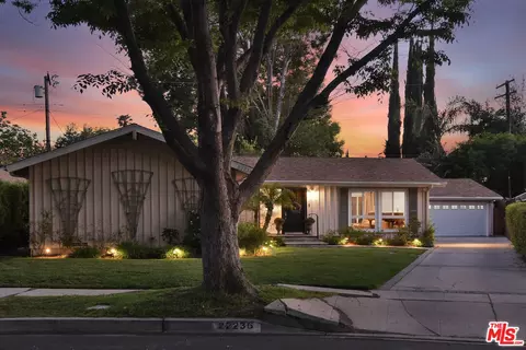 22236 Archwood St, Woodland Hills, CA 91303