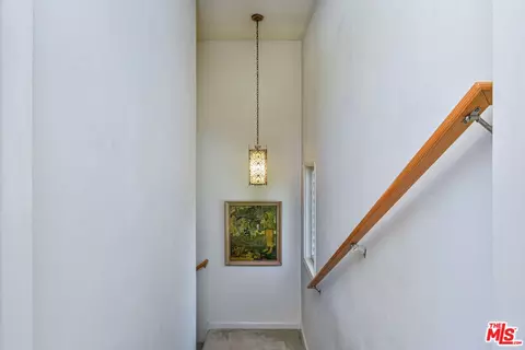 Entry Way - 13149 Margate St, Sherman Oaks, CA 91401 photo 5 of 6