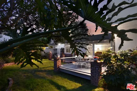 Exterior - 13149 Margate St, Sherman Oaks, CA 91401 photo 28 of 31