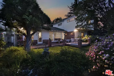 Exterior - 13149 Margate St, Sherman Oaks, CA 91401 photo 22 of 31