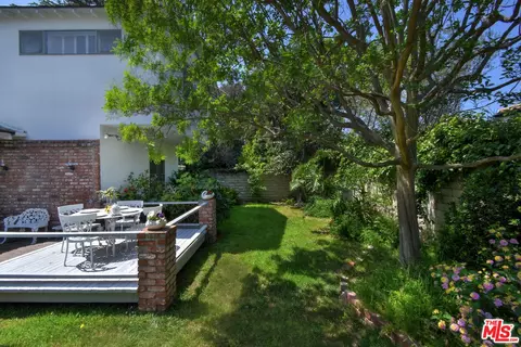 Exterior - 13149 Margate St, Sherman Oaks, CA 91401 photo 20 of 31