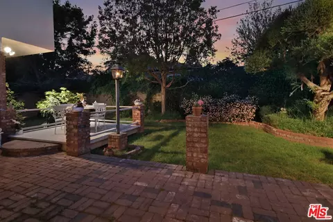 Exterior - 13149 Margate St, Sherman Oaks, CA 91401 photo 15 of 31