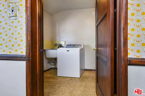 Other - 13149 Margate St, Sherman Oaks, CA 91401 photo 3 of 4