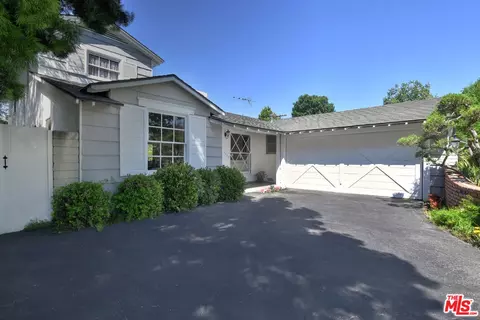 Exterior - 13149 Margate St, Sherman Oaks, CA 91401 photo 10 of 31