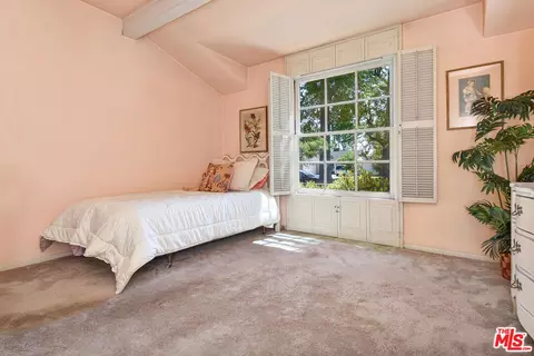 Bedroom - 13149 Margate St, Sherman Oaks, CA 91401 photo 2 of 9