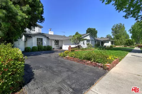 Exterior - 13149 Margate St, Sherman Oaks, CA 91401 photo 6 of 31