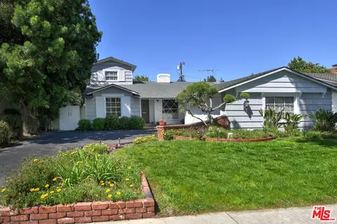Exterior - 13149 Margate St, Sherman Oaks, CA 91401 photo 4 of 31