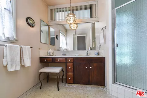 Bath - 13149 Margate St, Sherman Oaks, CA 91401 photo 3 of 3