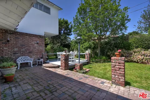 Exterior - 13149 Margate St, Sherman Oaks, CA 91401 photo 16 of 31