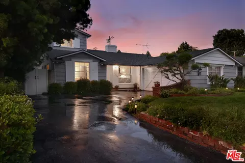 Exterior - 13149 Margate St, Sherman Oaks, CA 91401 photo 5 of 31