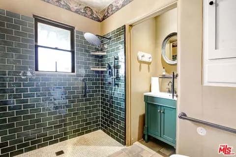 Bath - 303 Armsley Sq, Ontario, CA 91762 photo 1 of 1