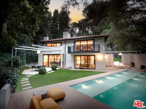 2167 Mandeville Canyon Rd, Los Angeles, CA 90049