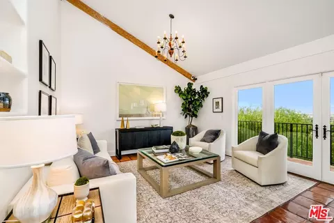Living - 11630 Amanda Dr, Studio City, CA 91604 photo 6 of 7