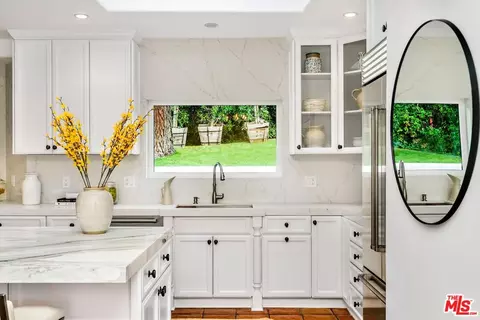 Kitchen - 11630 Amanda Dr, Studio City, CA 91604 photo 3 of 6