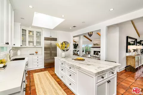 Kitchen - 11630 Amanda Dr, Studio City, CA 91604 photo 2 of 6