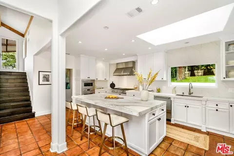 Kitchen - 11630 Amanda Dr, Studio City, CA 91604 photo 6 of 6