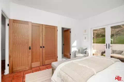 Bedroom - 11630 Amanda Dr, Studio City, CA 91604 photo 4 of 8