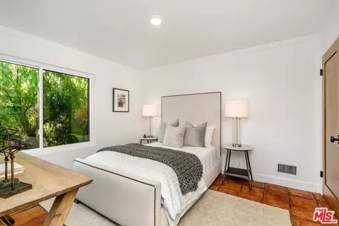 Bedroom - 11630 Amanda Dr, Studio City, CA 91604 photo 7 of 8