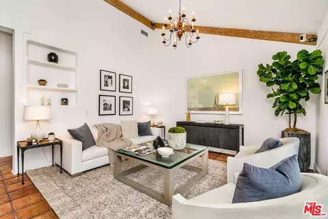 Living - 11630 Amanda Dr, Studio City, CA 91604 photo 4 of 7