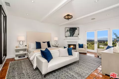 Bedroom - 11630 Amanda Dr, Studio City, CA 91604 photo 1 of 8