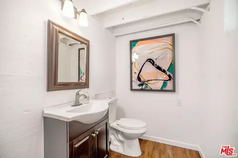 Bath - 11630 Amanda Dr, Studio City, CA 91604 photo 7 of 7