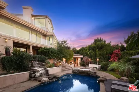 13475 Rand Dr, Sherman Oaks, CA 91423
