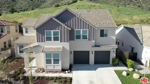 18648 Juniper Springs Dr, Canyon Country, CA 91387