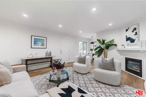 2317 5th St #1, Santa Monica, CA 90405