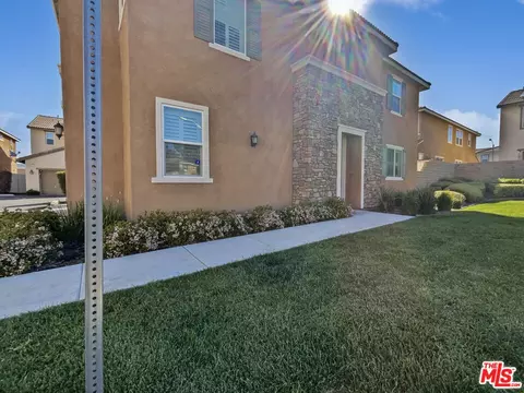 26944 Trestles Dr, Canyon Country, CA 91351