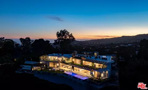 1104 N Tigertail Rd, Los Angeles, CA 90049