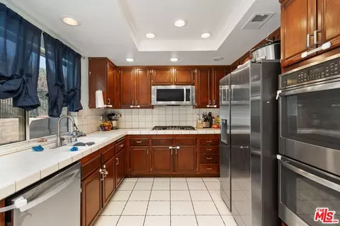 29010 Shadow Valley Ln, Santa Clarita, CA 91390 photo 18