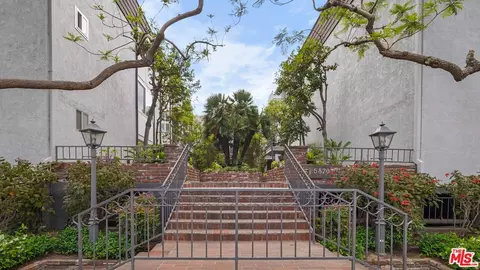 5870 Green Valley Cir #211, Culver City, CA 90230