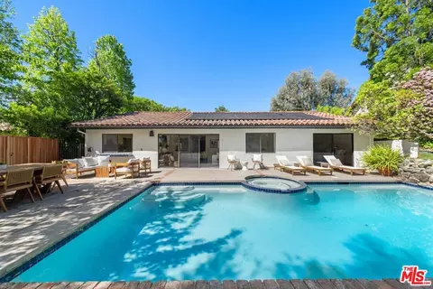 3018 Nicada Dr, Los Angeles, CA 90077