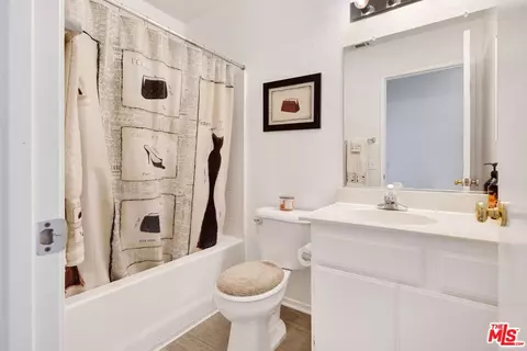 Bath - 3317 Kega Ct, Lancaster, CA 93535 photo 1 of 4