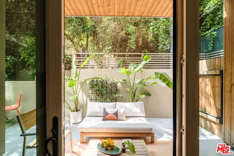 1041 N Spaulding Ave #104, West Hollywood, CA 90046