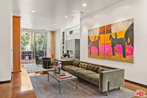 Living - 49 Ozone Ave, Venice, CA 90291 photo 1 of 5