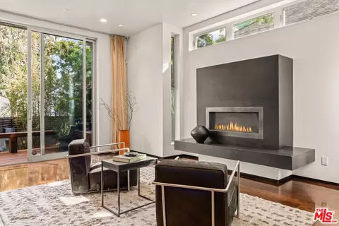 Living - 49 Ozone Ave, Venice, CA 90291 photo 2 of 5