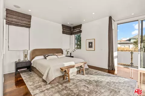 Bedroom - 49 Ozone Ave, Venice, CA 90291 photo 1 of 5