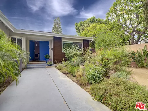 5721 Greenbush Ave, Valley Glen, CA 91401