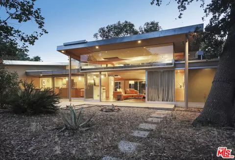 28821 Wagon Rd, Agoura Hills, CA 91301