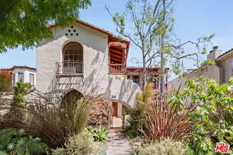 1172 Hi Point St, Los Angeles, CA 90035