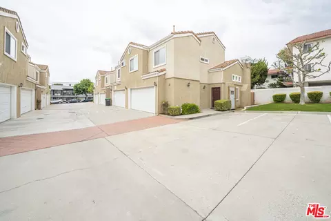 922 N Walnut St #8, La Habra, CA 90631