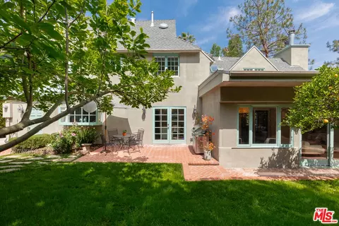 3180 Oakshire Dr, Los Angeles, CA 90068
