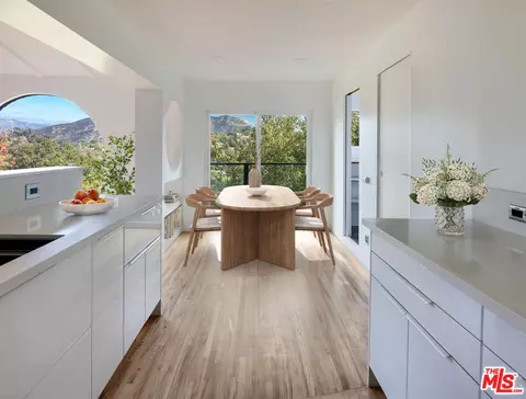 3000 Passmore Dr, Los Angeles, CA 90068
