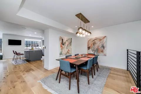 5731 Topanga Canyon Blvd #3, Woodland Hills, CA 91367