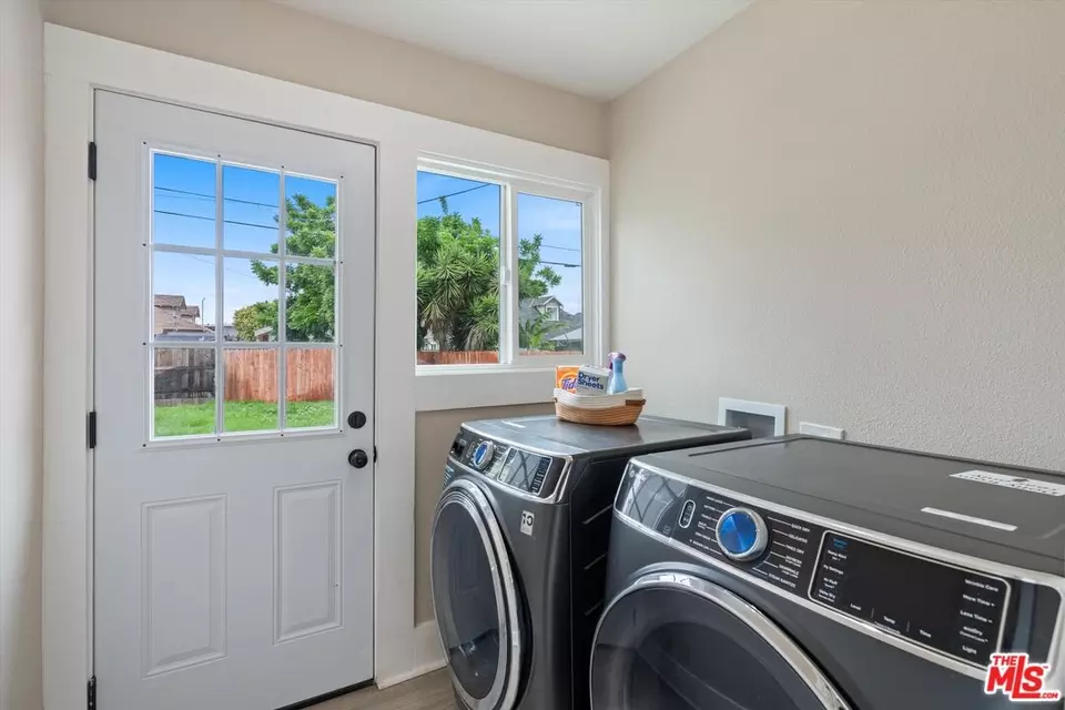 Other - 853 W 50th St, Los Angeles, CA 90037 photo 7 of 8