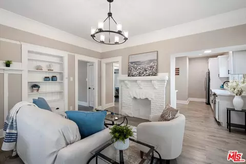 Living - 853 W 50th St, Los Angeles, CA 90037 photo 1 of 2