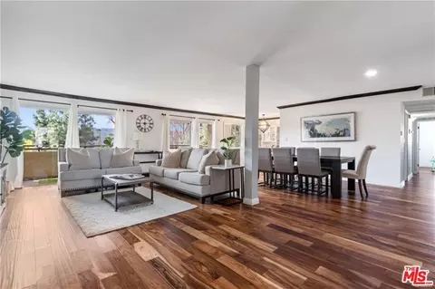 5412 Lindley Ave #201, Encino, CA 91316